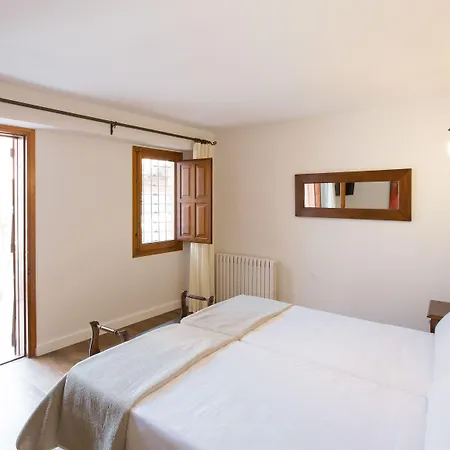 Jaime I 3* מורה דה רוביילוס